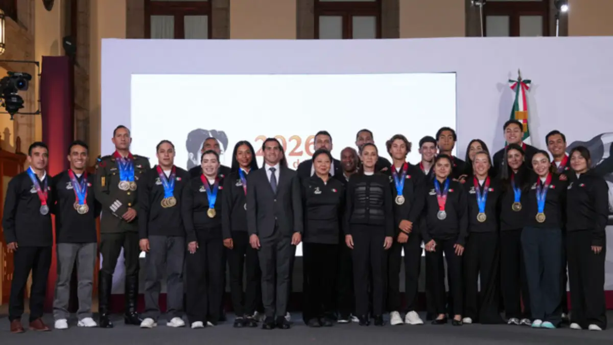 Sheinbaum anuncia aumento de becas y estímulos a deportistas tras histórico récord en Santo Domingo 2026